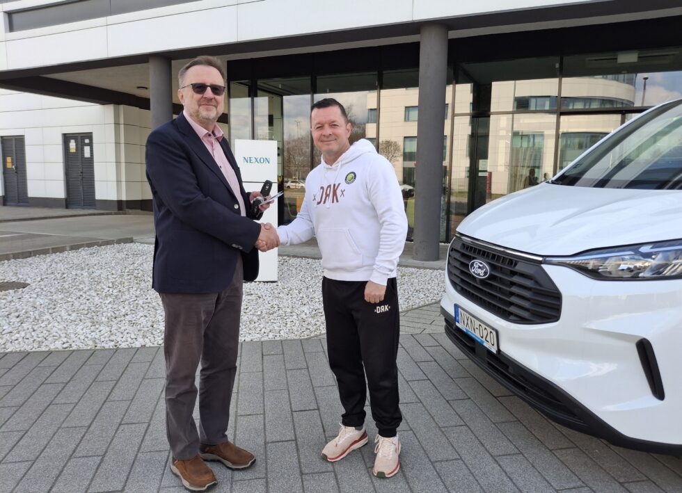 NEXON Dunakeszi Teniszklub busz